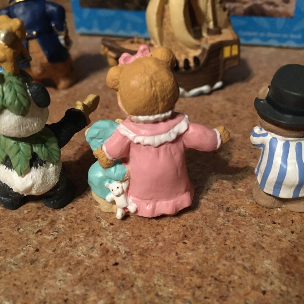 HALLMARK MERRY MINIATURES PETER PAN SET OF 5 TEDDY BEARS - Picture 5 of 8